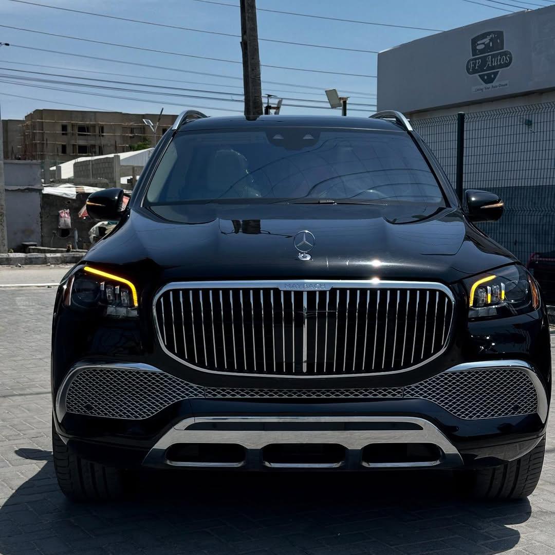 Mercedes GLS600 2023